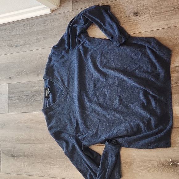 Mantovani Studio Cashmere Sweater - Picture 1 of 6